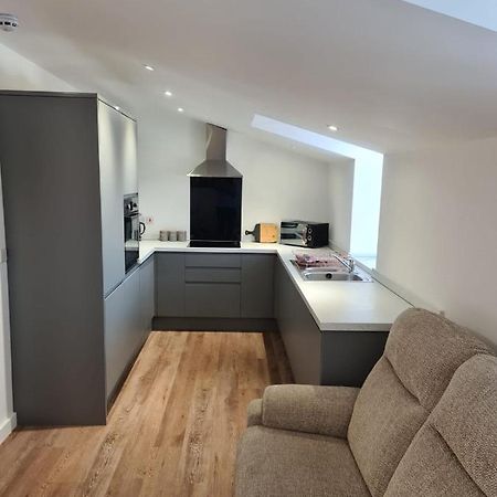 2 Bedroom Central Apartment Leek Exteriör bild