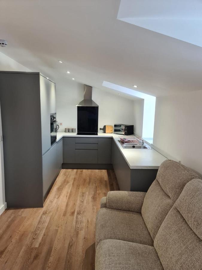2 Bedroom Central Apartment Leek Exteriör bild