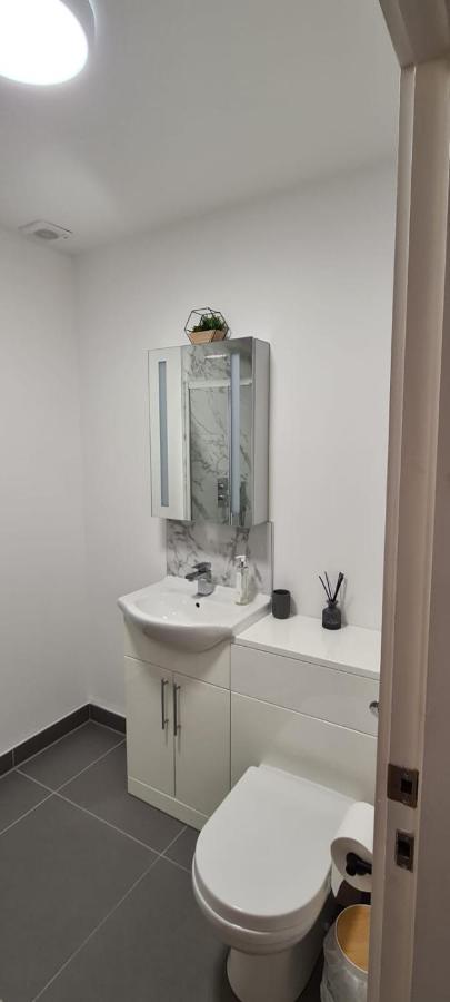 2 Bedroom Central Apartment Leek Exteriör bild